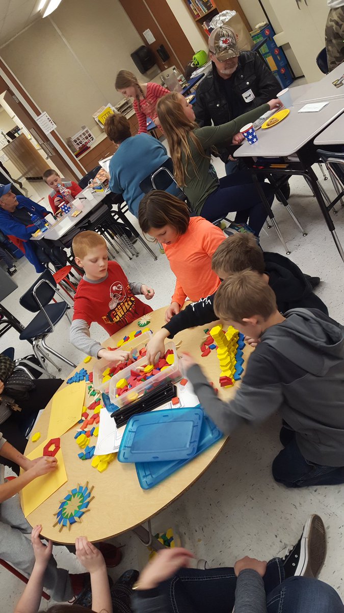 wright_with_isd's tweet photo. Blessed w/ Grandparents and special friends today! My Gma included! Mosaic building and math games make for an easy finish to the week. #ISDstrong .@Mill_Creek_ISD .@ISD5thGrade #family https://t.co/IK7EgL29hI