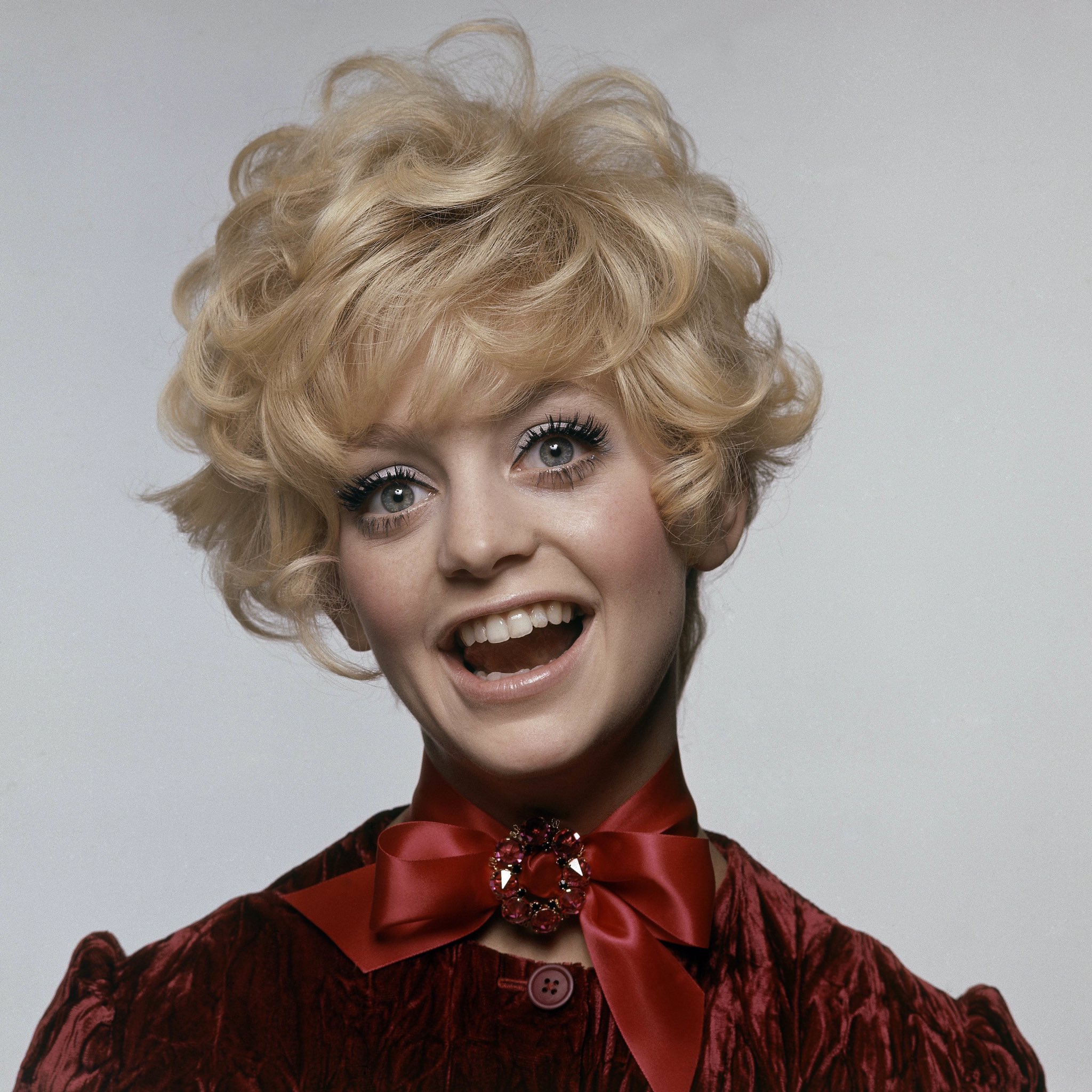 Happy Birthday Goldie Hawn  