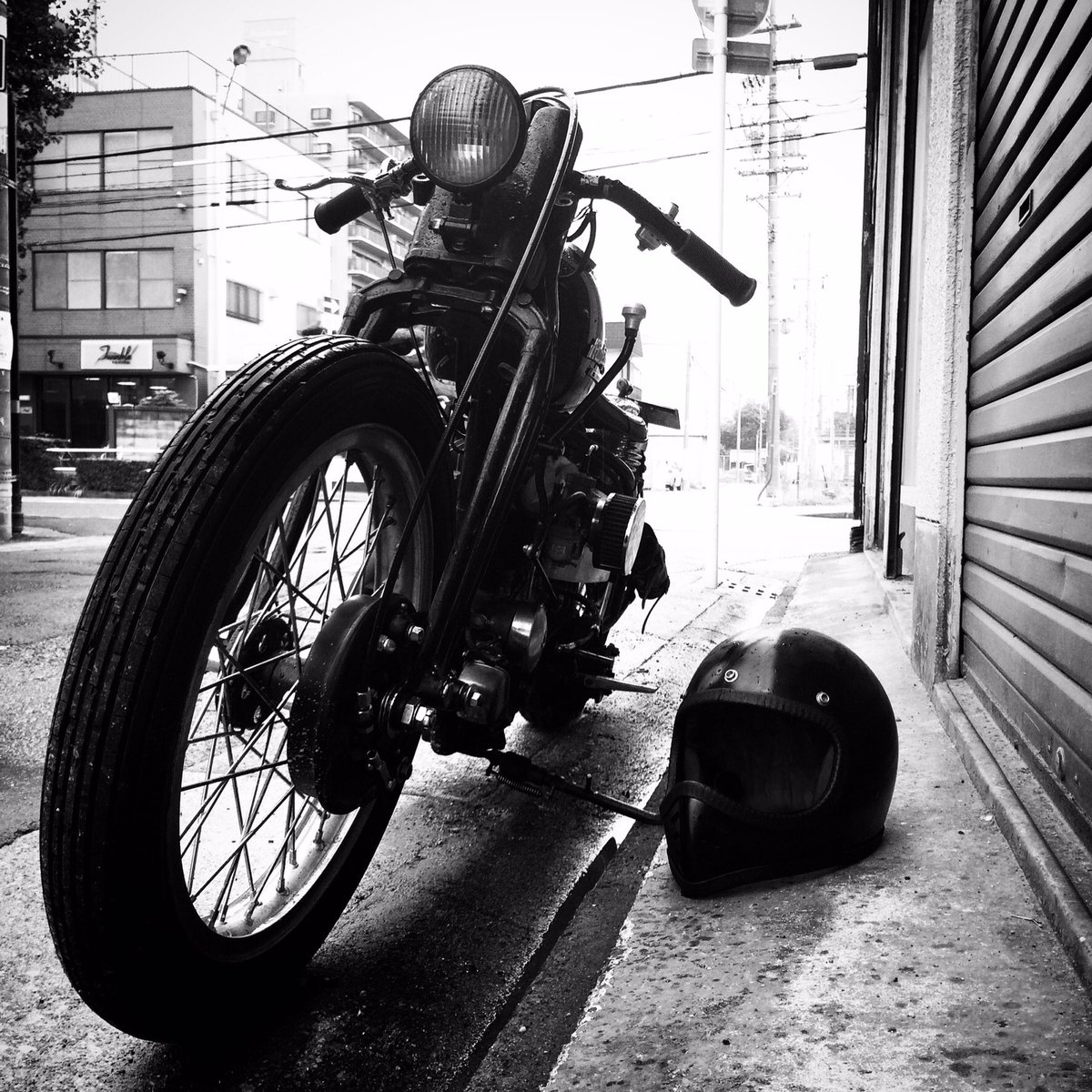ace_miyazaki's tweet photo. Raining again...
#harleydavidson #chopper #choppers #choppershit #customchoppers #handmade #backdropseat https://t.co/BlUYR4hHZn