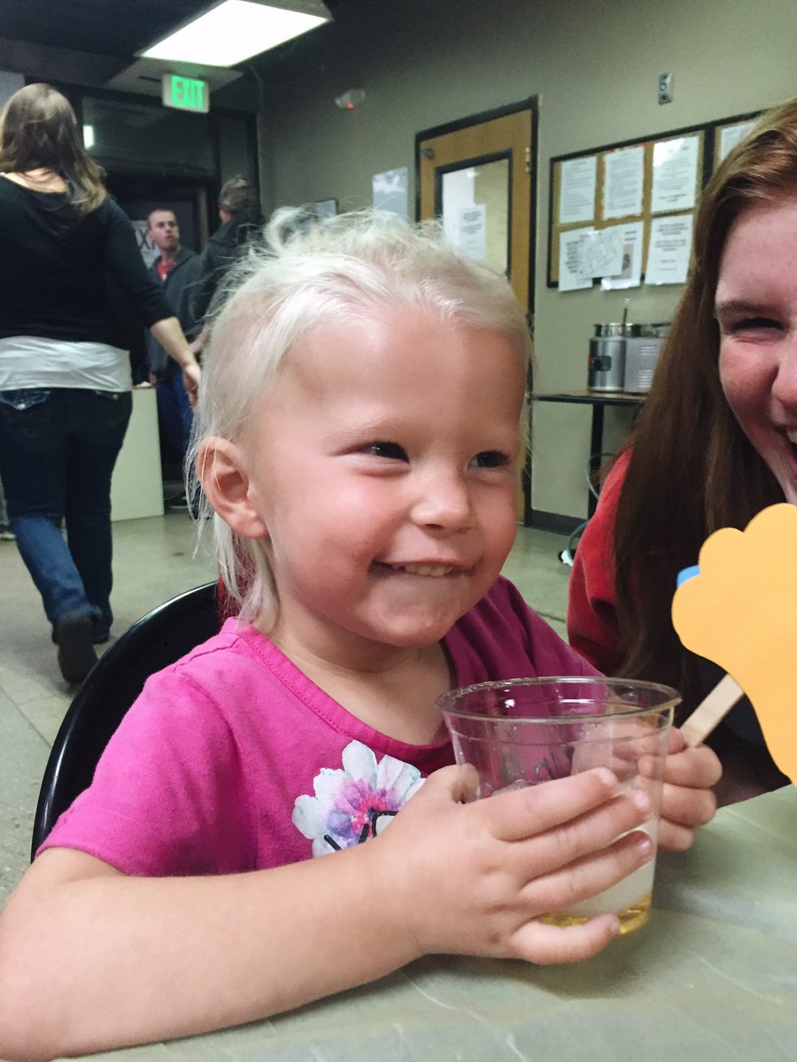 sophiecaraa's tweet image. especially grateful for these smiles this tuesday 🐔🍂🍴@createyourpath_