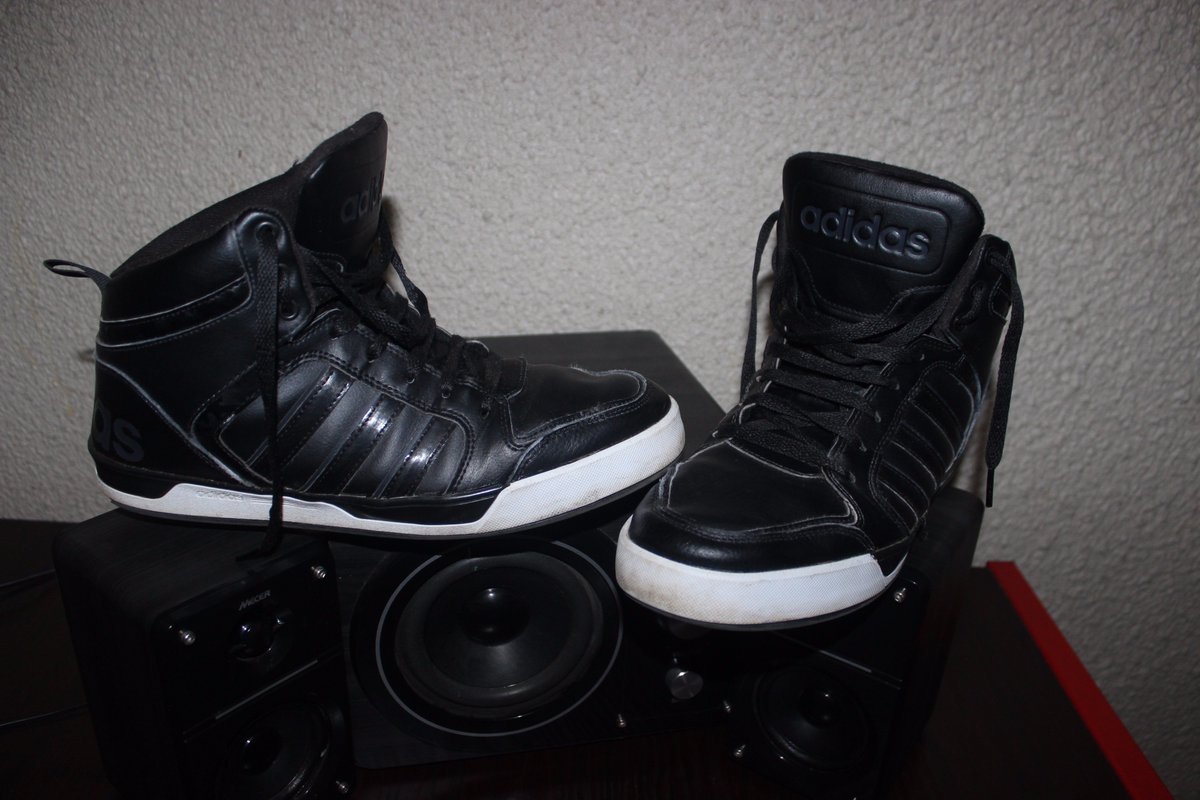 afriken_chald1's tweet photo. @RussianBearSA  It’s aspirational. It makes people feel special, like when they put these on they’re a part of history. It’s history that they’re documenting. It’s history that you can wear on your feet. #kingofkicks #kingofclassics https://t.co/wynmJRm1WJ