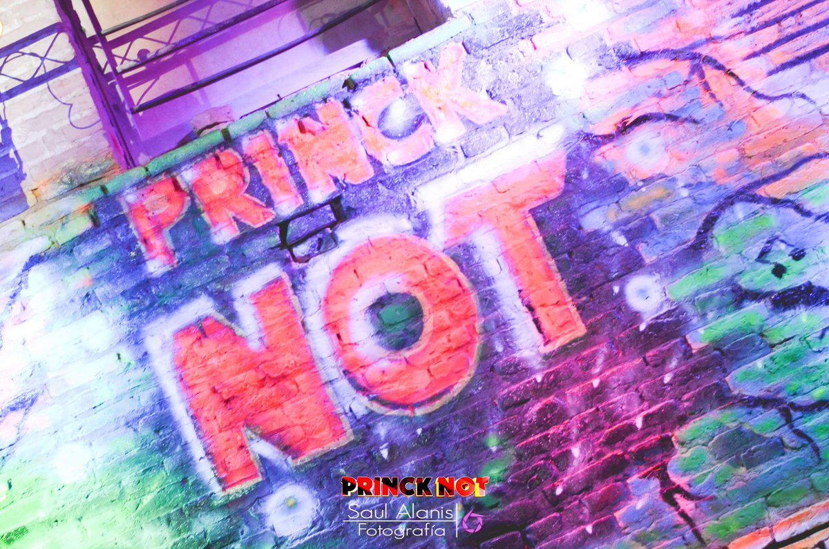 Saul_Alanis2014's tweet photo. 6-01-2017
@PrinckNot
#princknot
📷📸🌴🎆✨🍾🍹🥂🍺🍻🎉🎊😎😍 https://t.co/NvdwJKuh1b
