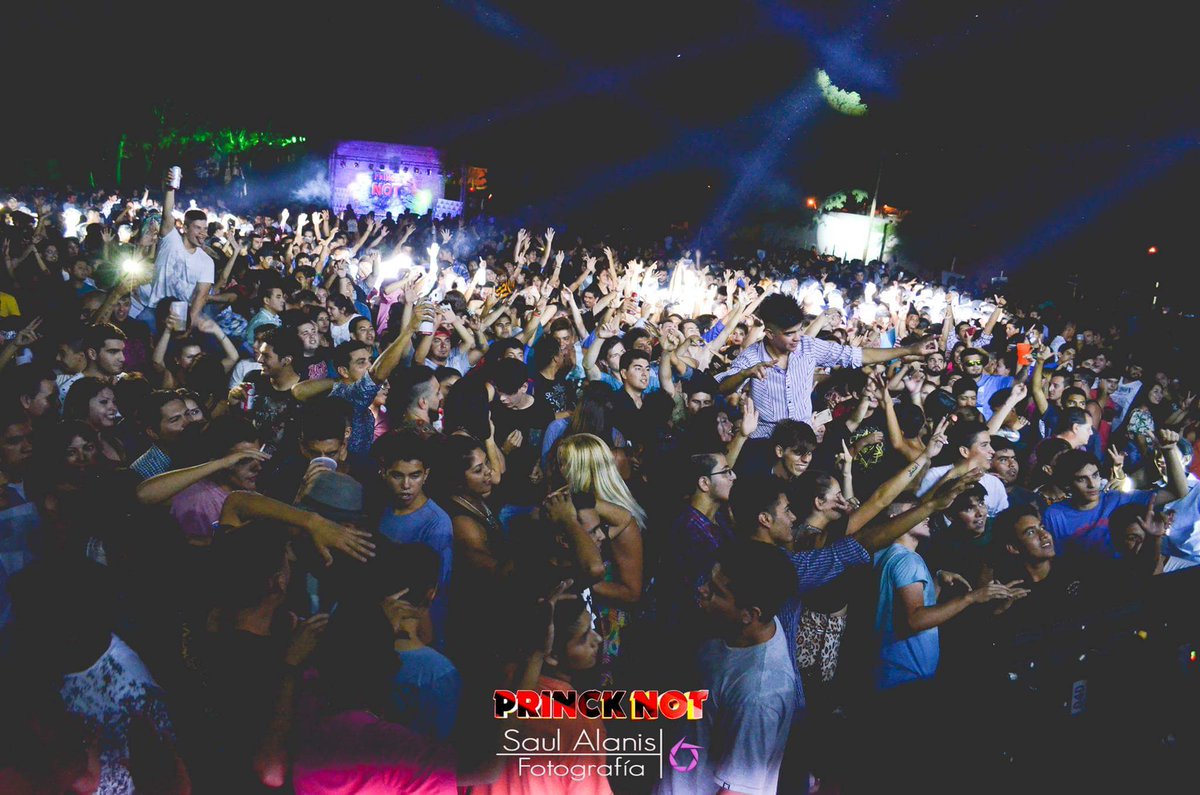 Saul_Alanis2014's tweet photo. 6-01-2017
@PrinckNot
#princknot
📷📸🌴🎆✨🍾🍹🥂🍺🍻🎉🎊😎😍 https://t.co/NvdwJKuh1b