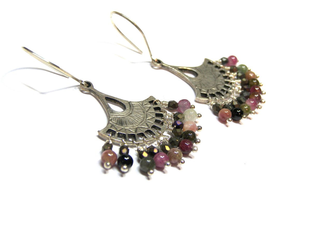 lunaessence's tweet photo. Tourmaline Chandelier Fan Earrings Gemstone Earrings Tourma… https://t.co/dbOcAJt6GK #EtsyJewelry #HealingProtection https://t.co/3UgeQUsLF0