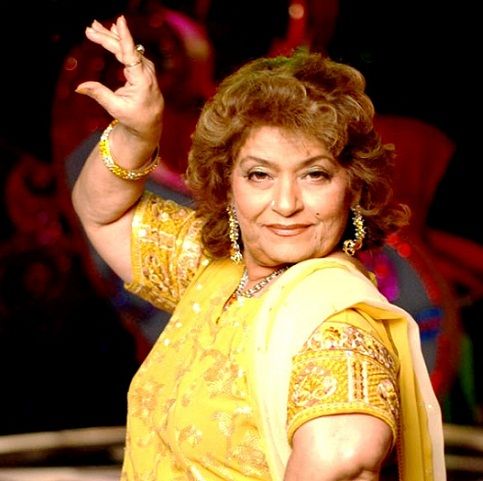 Movies N Memories on Twitter: "Birthday wishes to one of the leading dance  choreographers "Master ji" Saroj Khan. 💐🎂Starting a career as child  artist and background dancer, she became one of the