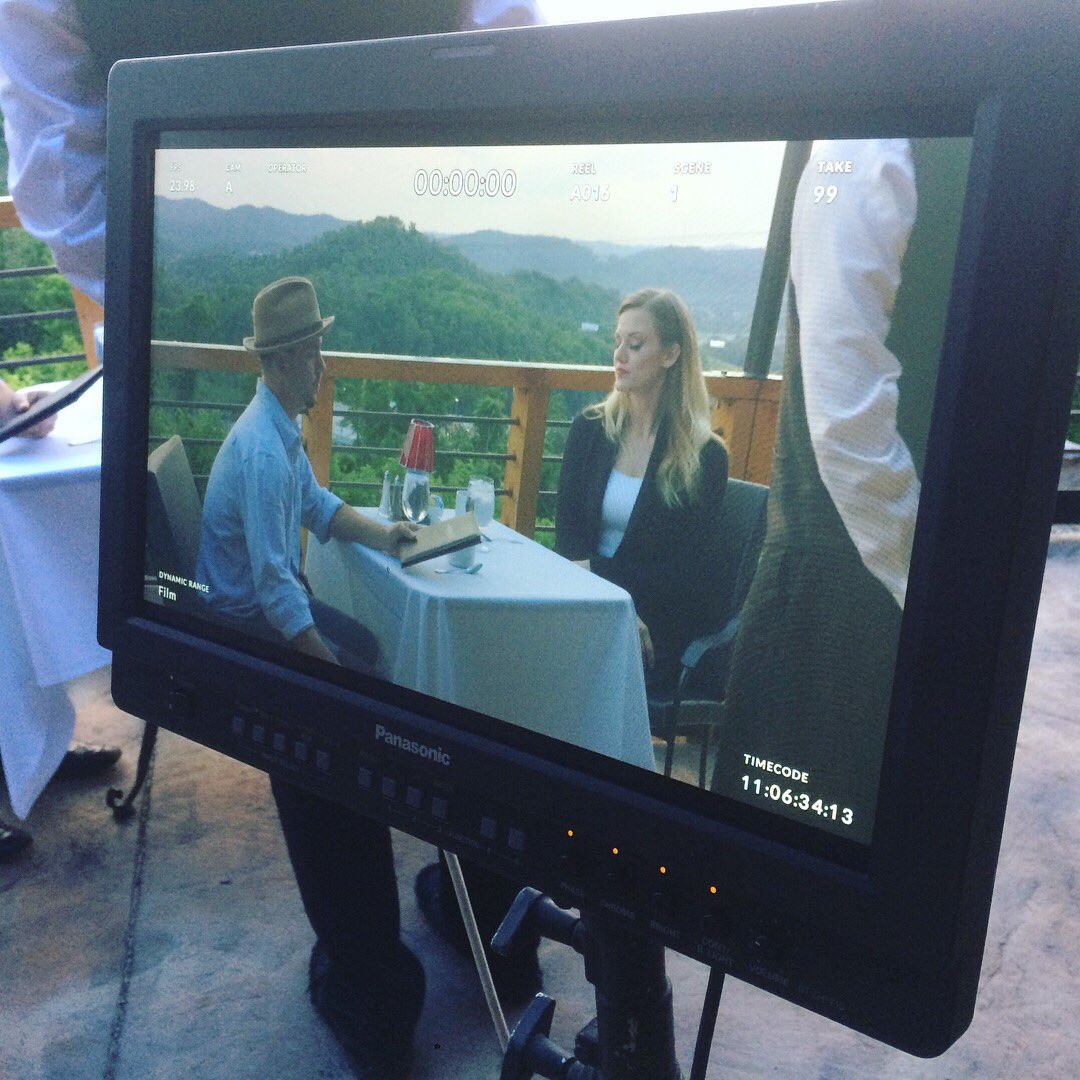 SandyMimpson's tweet photo. #bts looks at the FFCU Commercial we did in beautiful West Virginia. Thank you @alleghenyimage and @FederalFairmont!! #FFCU #westvirginia #goodtimes #workingwithfriends #setlife #actress #alleghenyimagefactory https://t.co/Igm4dkKaAc