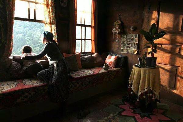 Hasret kalmışız, yüreği güzel insanlara.    

Cemal Süreya