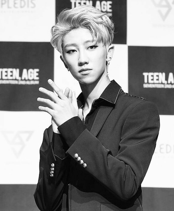 明浩和一个女孩在曼谷。 tweet media