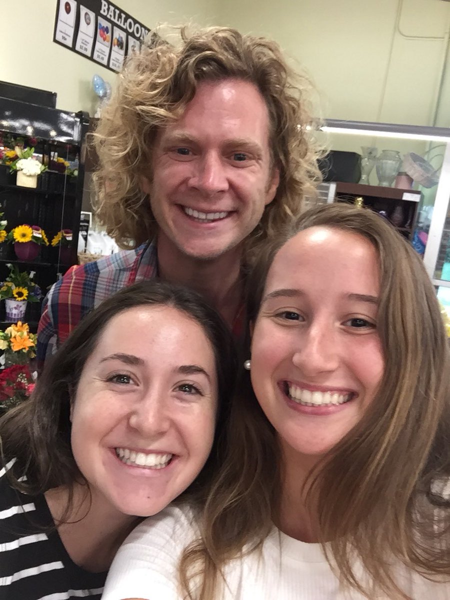 elisab143's tweet photo. @relientK It’s a cool thing to hear them at the grocery store but it’s “the best thing” to see him there. https://t.co/FqVgDLlnW1