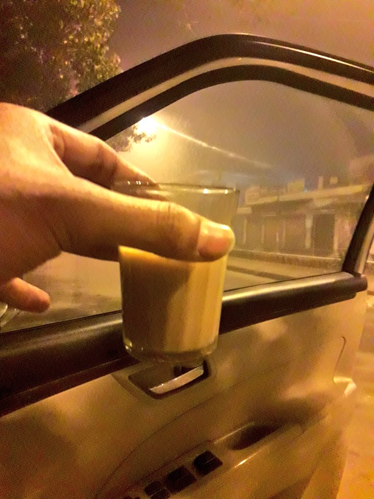 GouravvRock's tweet photo. @TarunWadhwani92 @stregismumbai @BabuBeg @Irfanfoodie @yesteethatsme @anishdeshmukh @iampratikjadhav @ankitdavv @hemantbatra0 @rulerofmind @bhookkadbybirth Midnight tea 🍵 how's it? #food #Blogger #blogpawschat #Blog #tea #car #Swift #Ghaziabad #sojao #falana #dhikana #bitcoin #TigerZindaHai #BiggBoss11 #MissUniverse #DigitalDay #tagNhiKarna #Deadline #LastTag https://t.co/KInRzNfoYV