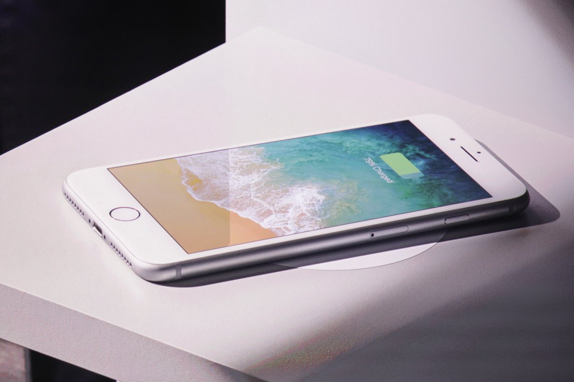 MikeJason168's tweet photo. iOS 11.2 is going to support faster 7.5W Qi wireless charging #wireless_charger https://t.co/UBEn38Apx7 - content by https://t.co/ryNQdDW2lt https://t.co/wHzAQALl1c