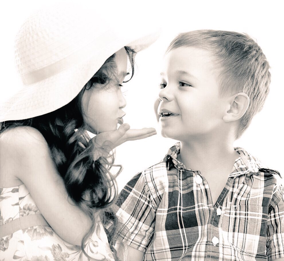 mrosalq's tweet photo. #Bondia de #FelizMiercoles 🍁!!
Si no puedo ser el lápiz que pinte tu felicidad, seré la goma que borre tu tristeza ✨.. https://t.co/4DF7JNiTQl