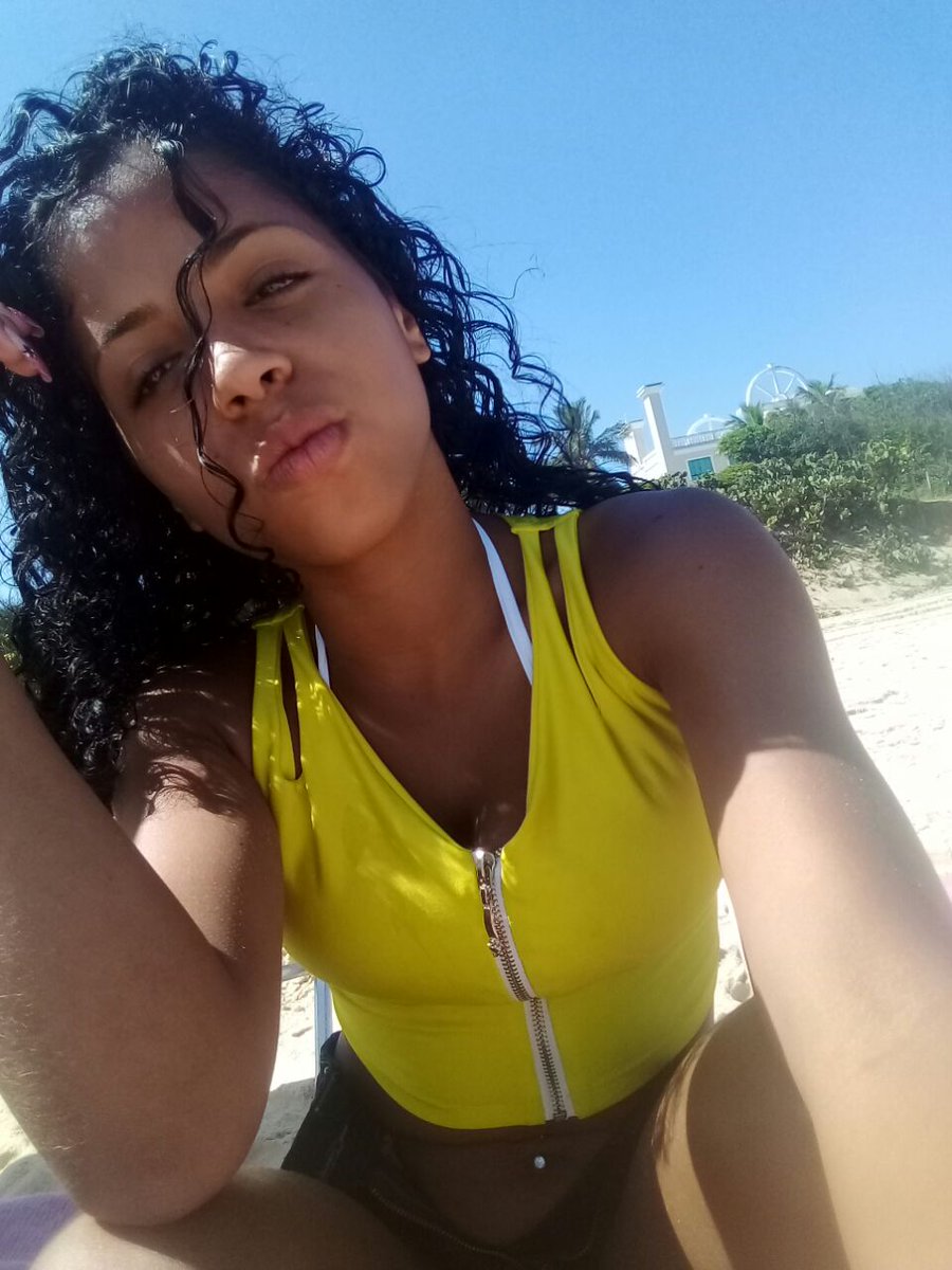 LeandraMorenna's tweet photo. 18Tãooooo 🎂🎉 https://t.co/YB9nmUtdI3