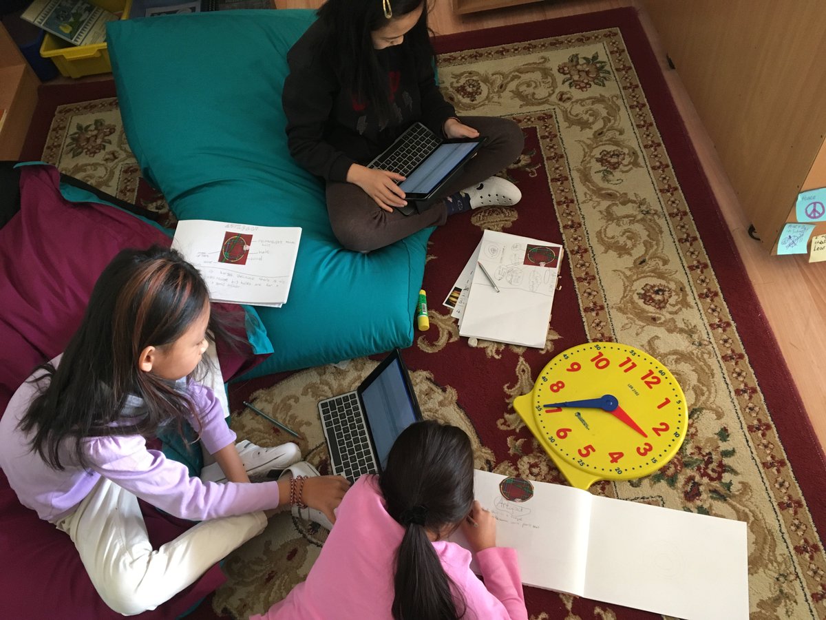 MattCromwellPYP's tweet photo. G3 have been #exploring an #artifact and trying to create #hypotheses about how it #functioned and who used it. #evidence #analysis #WWAIPAT #PYP #tashschool https://t.co/lG2kAYhs0J