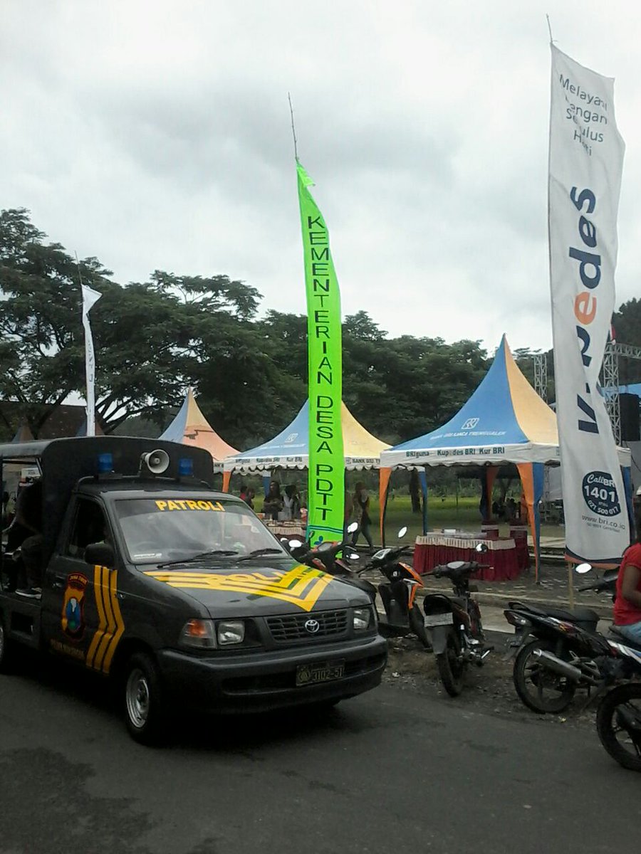 GscTrenggalek's tweet photo. Festival PSD Kec.Munjungan 22-23 Nov 2017 @KemenDesa @kmngenerasi @TrenggalekNews @datinpsd2016 @namakuimut @EkoSandjojo @RadarTrenggalek @ketrenggalek @umi_bachsin @mna_______ https://t.co/4WwP4DPac3
