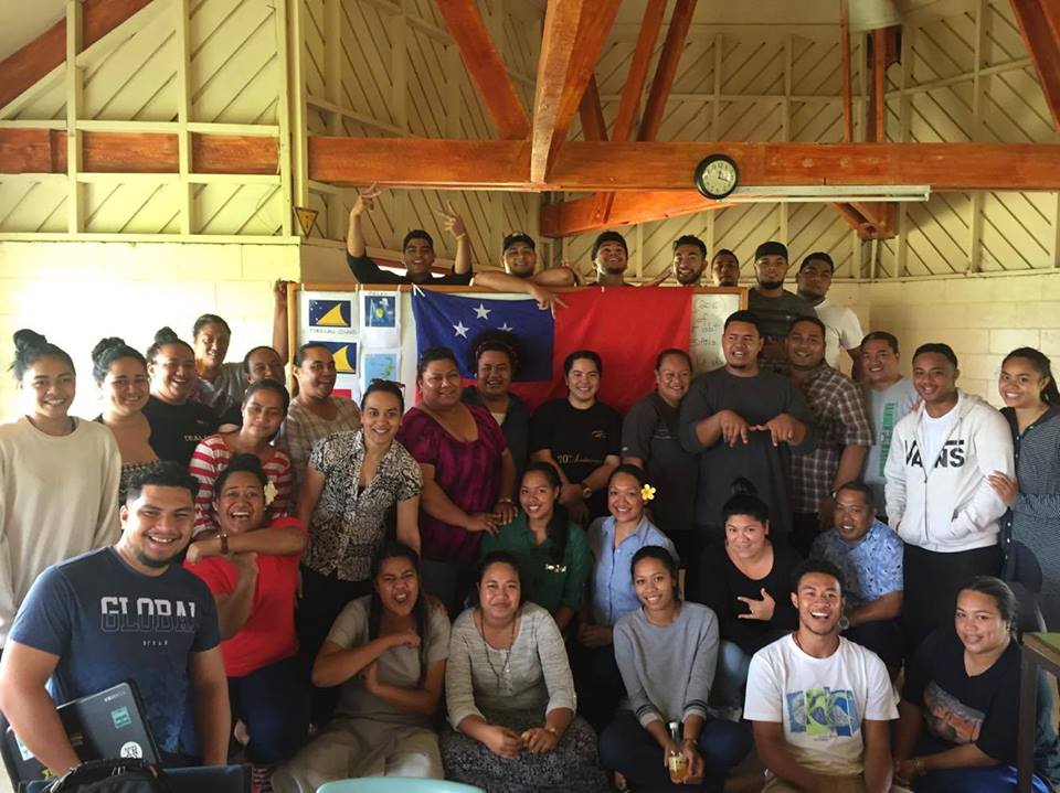 USPTongaCampus's tweet photo. Day 3, of Week 2 and these hardworking 'UU204 - Pacific Worlds' Flexi Schoolers have every reason to smile ๐๐๐๐๐๐#USPTongaCampus #ApiKoOlokava #NoRestForTheStrong #UU204SummerFlexi2017 https://t.co/6yTvGSOpsR