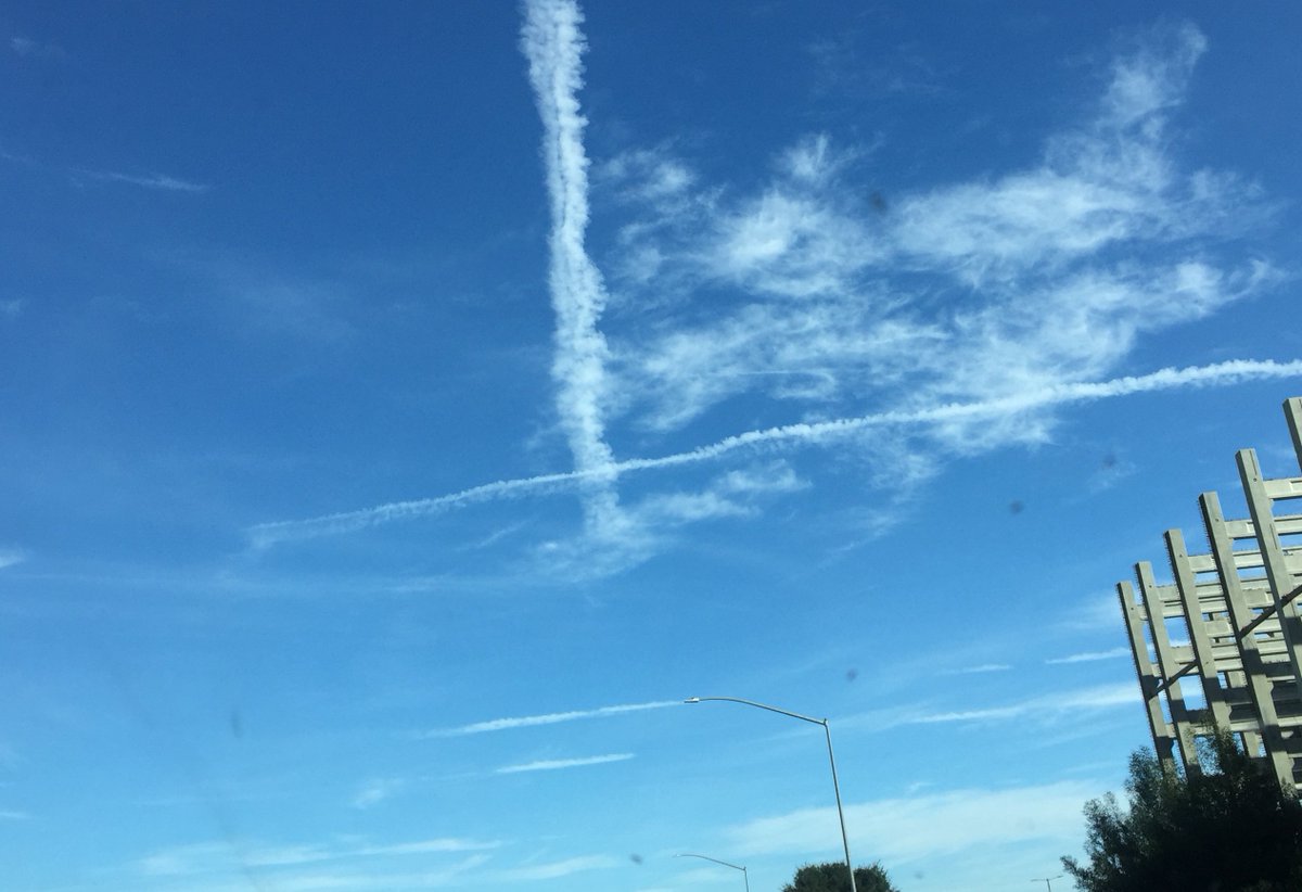 MAGACA2017's tweet photo. seeing tons of chemtrails everyday..what is going on? are they trying to kill us? 

#chemtrails  #stropspraying #bewoke #RedPill https://t.co/WU0kgPWT2w
