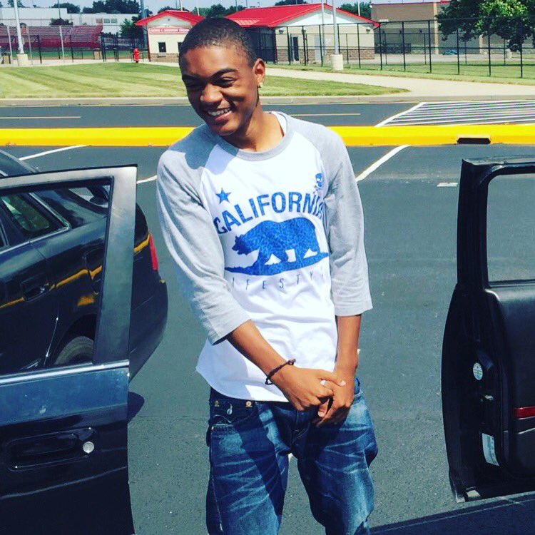 DomoRogers's tweet photo. Happy birthday brother I️ miss you and love you bro bro #longlive34 #famdayKamDay ❤️❤️❤️🙏 https://t.co/SOeF3lHMcA