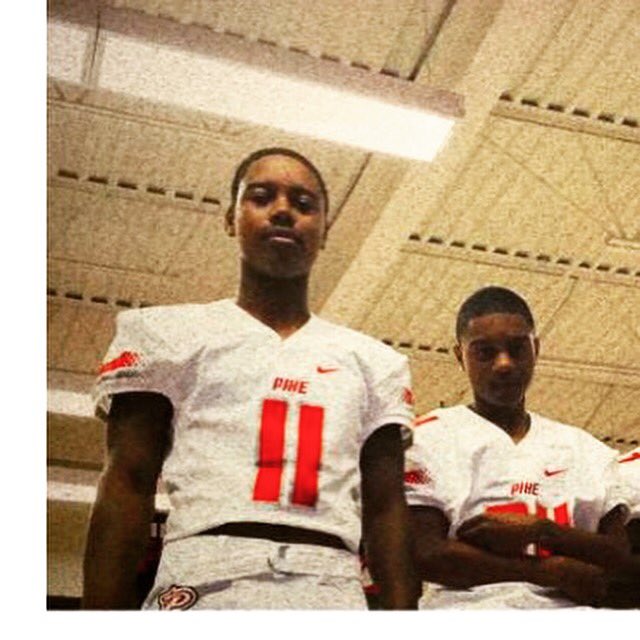 DomoRogers's tweet photo. Happy birthday brother I️ miss you and love you bro bro #longlive34 #famdayKamDay ❤️❤️❤️🙏 https://t.co/SOeF3lHMcA