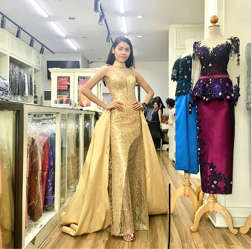 dopmoy's tweet photo. She looked so much better with her hair down but keep voting for #MissUniverse #Cambodia ❤ RT Counts https://t.co/GcvVcMhi1x