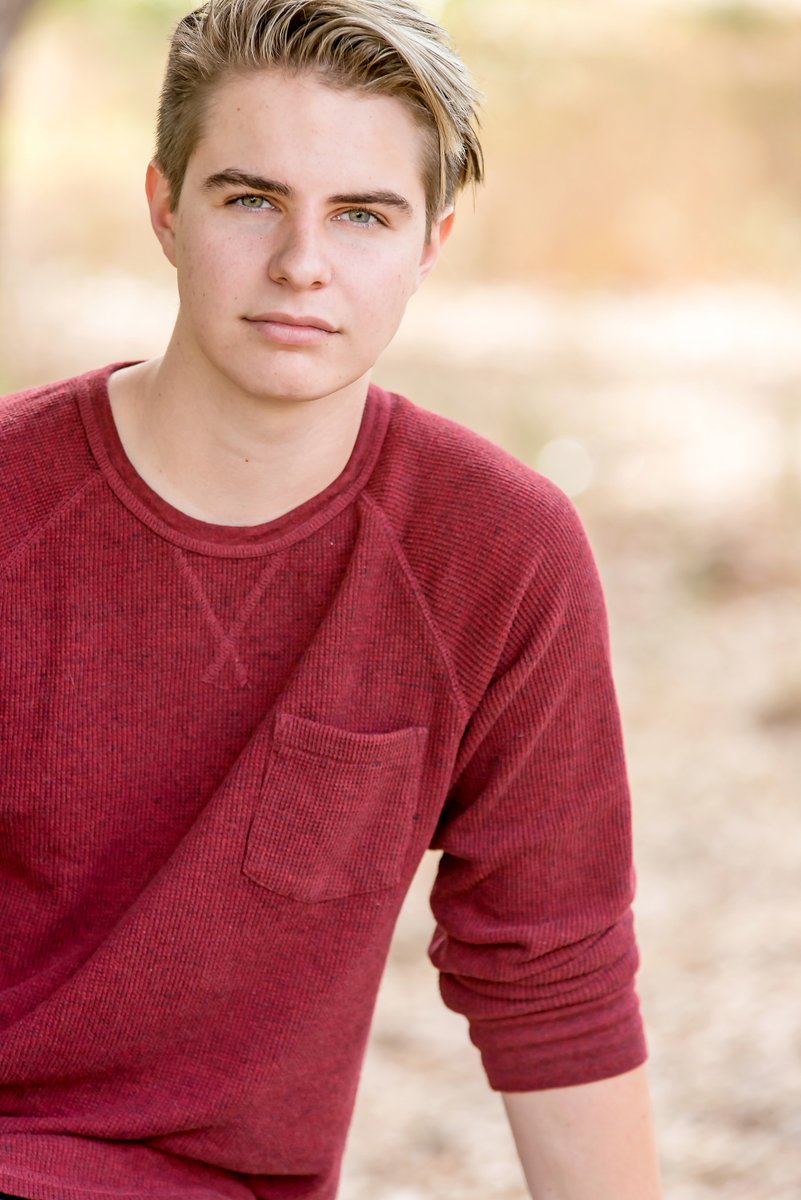 oncamerafun's tweet photo. Great photoshoot with Zach. https://t.co/NkZYs5xSq2