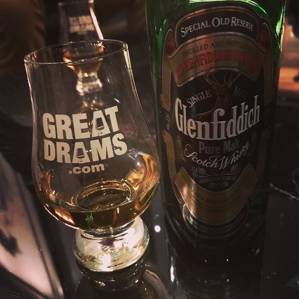GreatDrams's tweet photo. Nothing quite like sharing a phenomenally special old bottling of @glenfiddichwhisky with some fantastic people @scotch_trooper @glenfiddichsgr @northyd @nneoma @whiskybeth #BrianKinsman whilst in #Toronto a few weeks ago. ⠀
⠀
-----------------------… https://t.co/z57W2zJwmq https://t.co/9aGiqc8Fy3