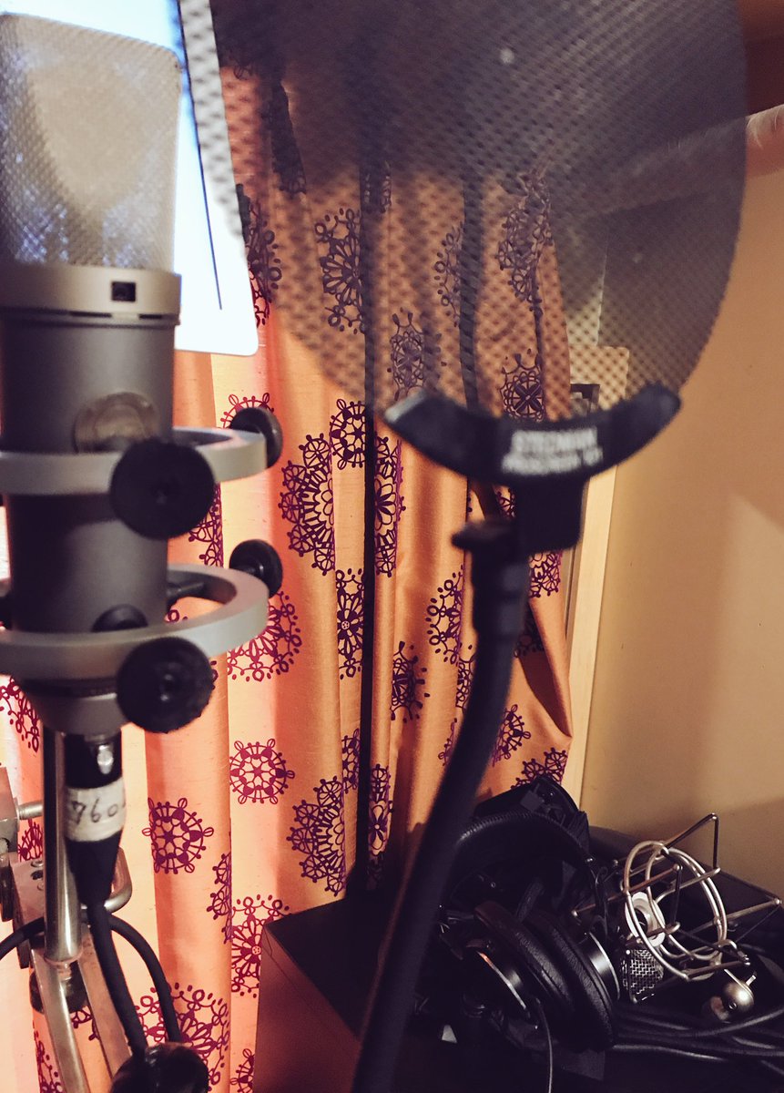 adatikengo209's tweet photo. 山本アラタ氏スタジオにて
B・DEMOレコーディング🎤
初のTLM67で歌録り😄
#NEUMMAN #ChameleonLabs https://t.co/IpRHLkuqfu