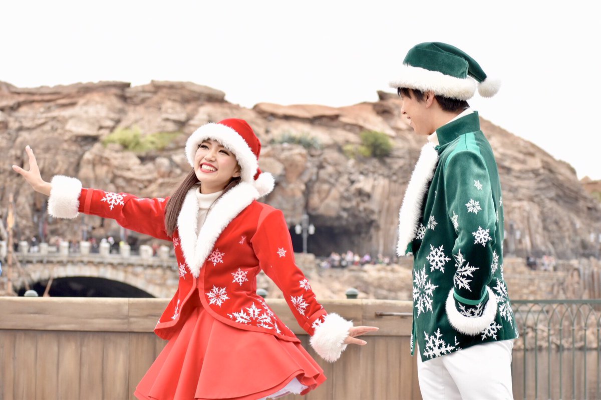 D_mpd34's tweet photo. はぴほりでー♪のところのお姉さん、いっつも120%の笑顔で踊ってて本当に可愛すぎる😍途中でペアのことチラッと見るのもたまらない！！！ https://t.co/BasXyLYidI