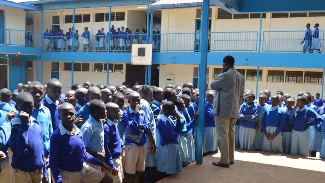 kiberakids's tweet photo. Pupils at school, taking their exams despite their school being at the centre of battle ground of political unrest. Sending love #kiberakids https://t.co/wWtKuoHJZk