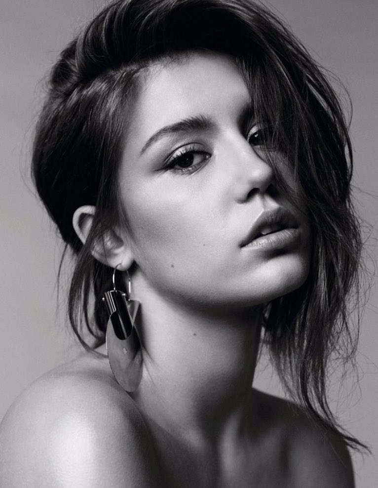 Happy birthday to my gf Adele Exarchopoulos I\ll  follow u deep sea baby 