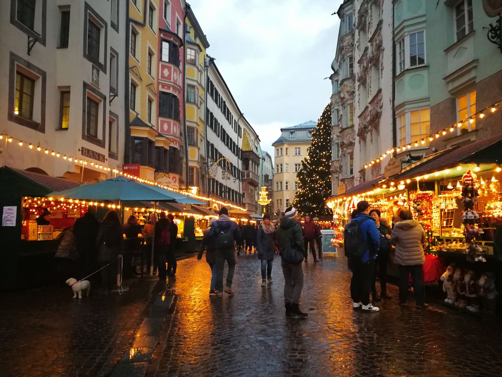 LillaGreen_at's tweet photo. My first time on the Christmas Market in Innsbruck for this year! 🎄🎊 Which is your favourite Christmas Market of all times? 

#ChristmasMarket  #Innsbruck #christkindlmatkt #weihnachtsmarktinnsbruck 

Btw: Innsbruck is always a good idea! https://t.co/9FW0CfsKlO