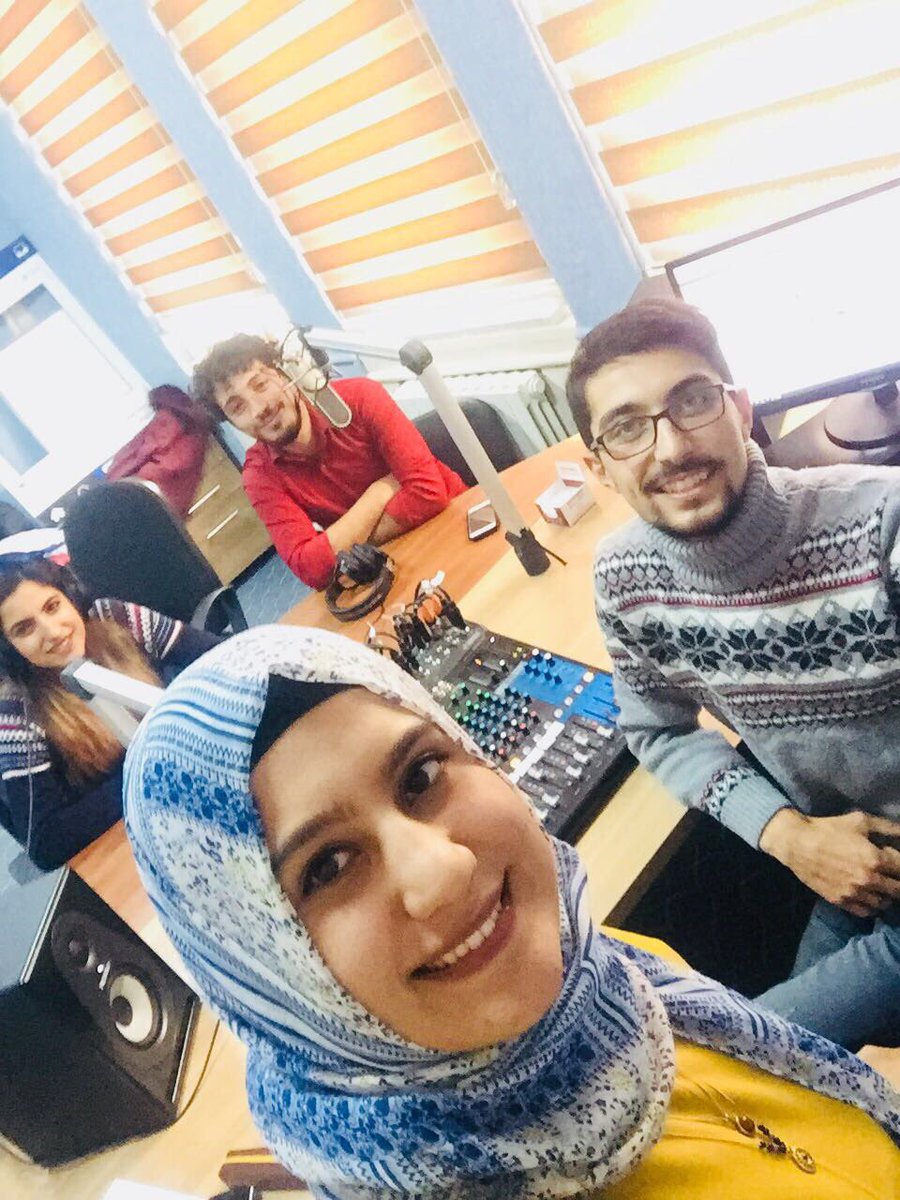 cu_radyo's tweet photo. Ela Muhammet , Onur Öztürk ve Ayşe Gün’ün hazırlayıp sunduğu #BütlüBütsüz bu hafta Sefa Karaömeroğlu’nu konuk ediyor.👍🏻
Fm : 98.6 #CuRadyo #ONAIR 🎙📻🎛
Bizi https://t.co/xraQgCkbQm sitesinden de takip edebilirsiniz 😎 https://t.co/qqoKYTiln1