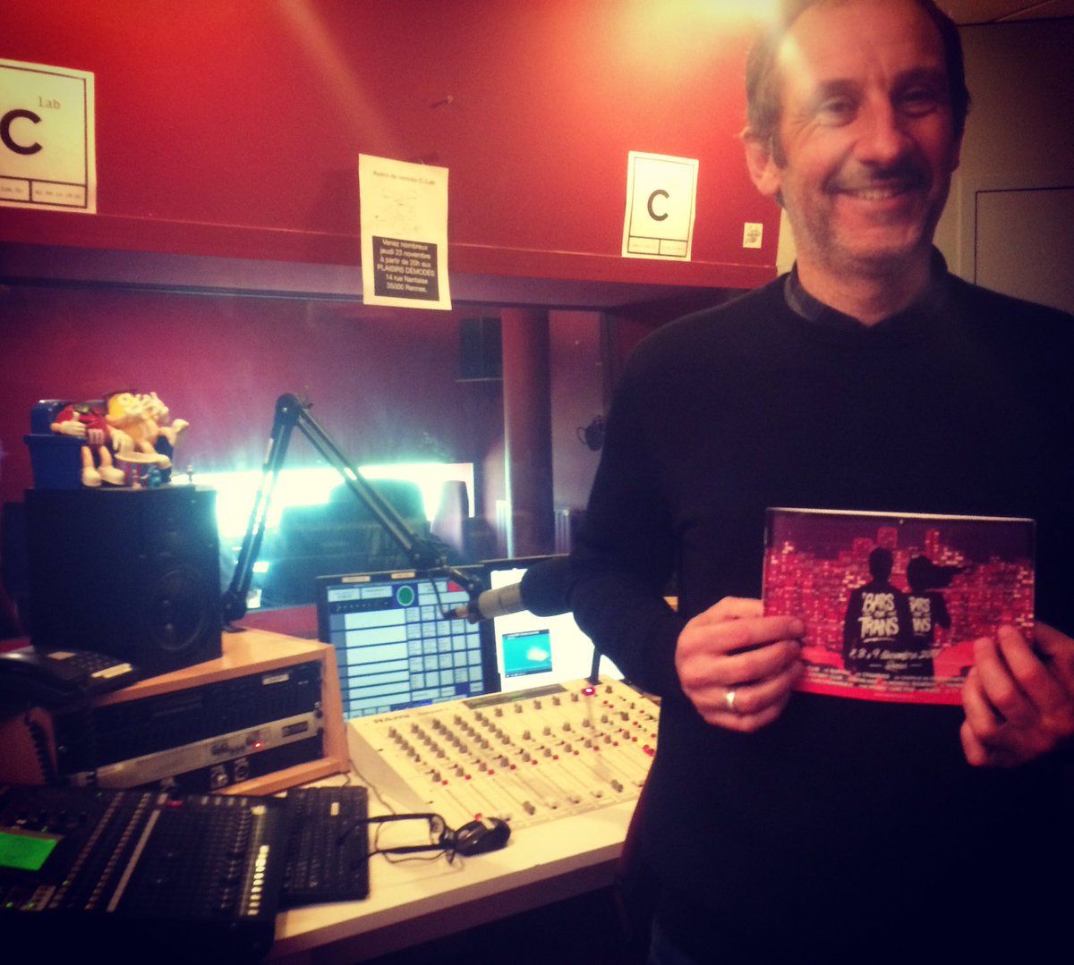RadioClab's tweet photo. Jusqu'à 13h00 dans la #lunchbox de @RadioClab tout sur les @barsentrans avec Philippe Le Breton son programmateur #festival #barentrans #rennes #illeetvilaine #bretagne #festival #radio #campus https://t.co/vSW74mtxLT