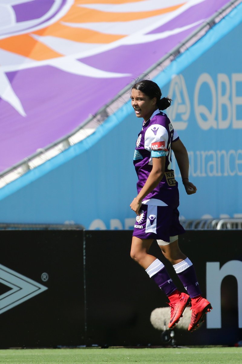 PerthGloryFC's tweet photo. And now she's been named the West Australian Young Australian of the Year!
What a night for @samkerr1!
#Ausoftheyear
#CREATEDESTINY👏🙌👊 https://t.co/eAUmbxzhVE