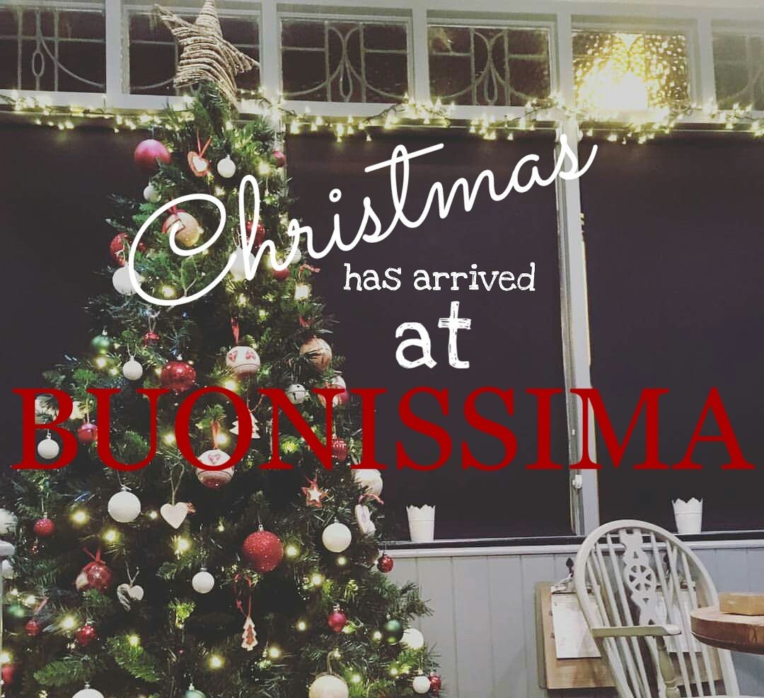 We're ready... 🎄🎅 #Christmas #Natale #italianchristmas #festive #christmashasarrived #ChristmasTree #Christmasdecorations #cosy #Nottingham