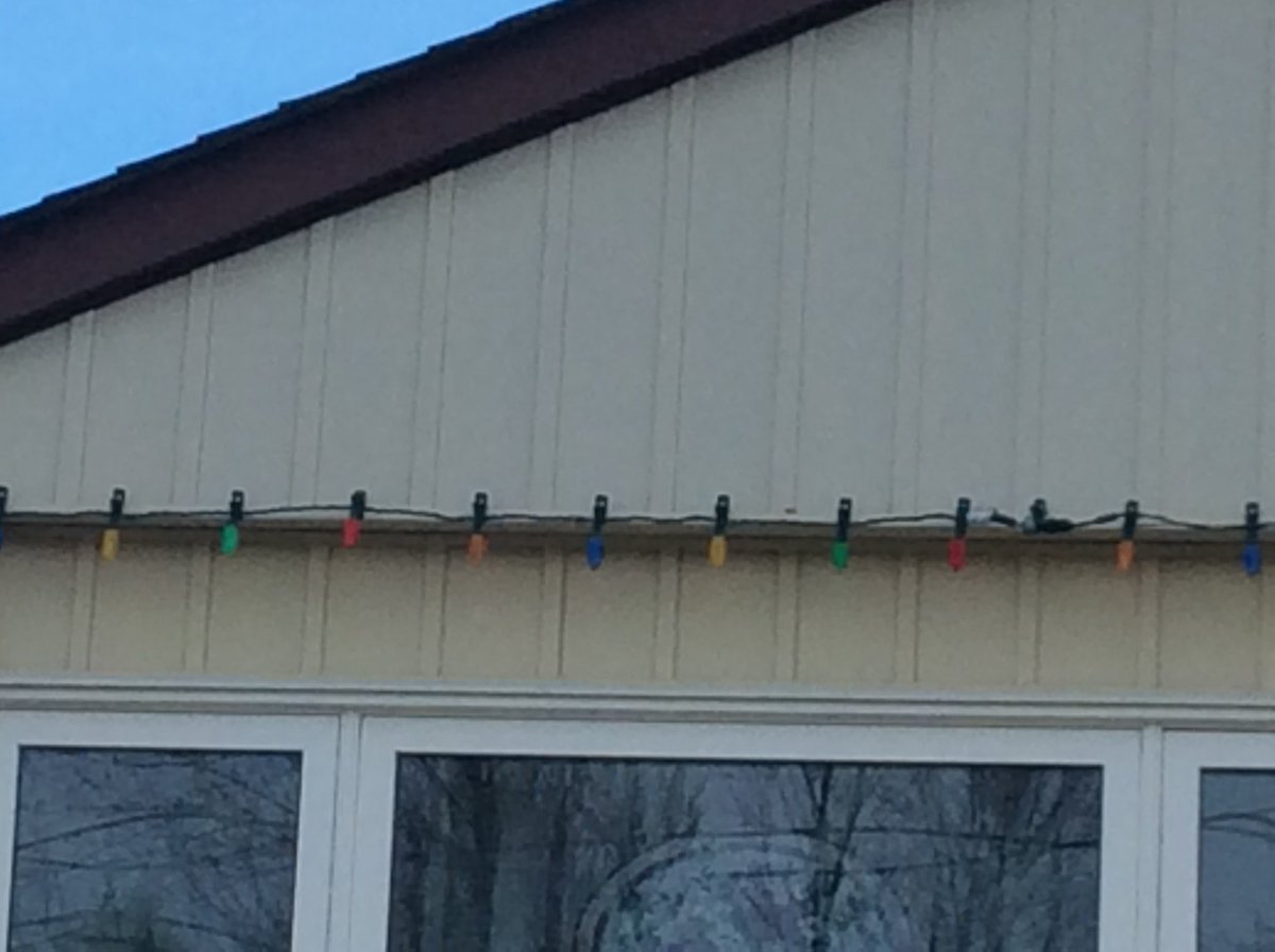 K3Kinders_HW's tweet photo. Yesterday we took a walk to look for patterns in our environment. What patterns do you see? https://t.co/jJc7c0Kuji