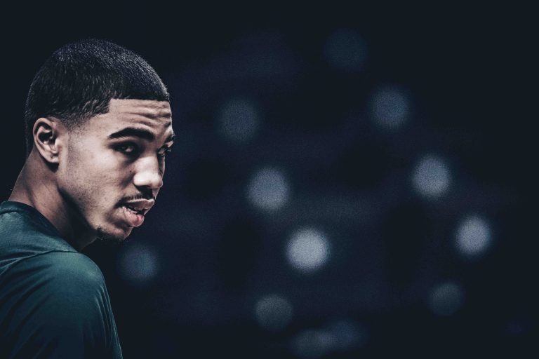 Il mio amico <a href="/MatteoMarchiPh/">Matteo Marchi</a> ha un sogno: diventare un fotografo #NBA ed ha lasciato l'Italia per provarci con tutte le forze. Guardate le sue foto e scoprite la sua storia nel Vol. 2 di American Portraits – via <a href="/parallelecinico/">La Giornata Tipo</a> <a href="/raffamimmo/">Raffaele Ferraro</a> bit.ly/AmPoV2
