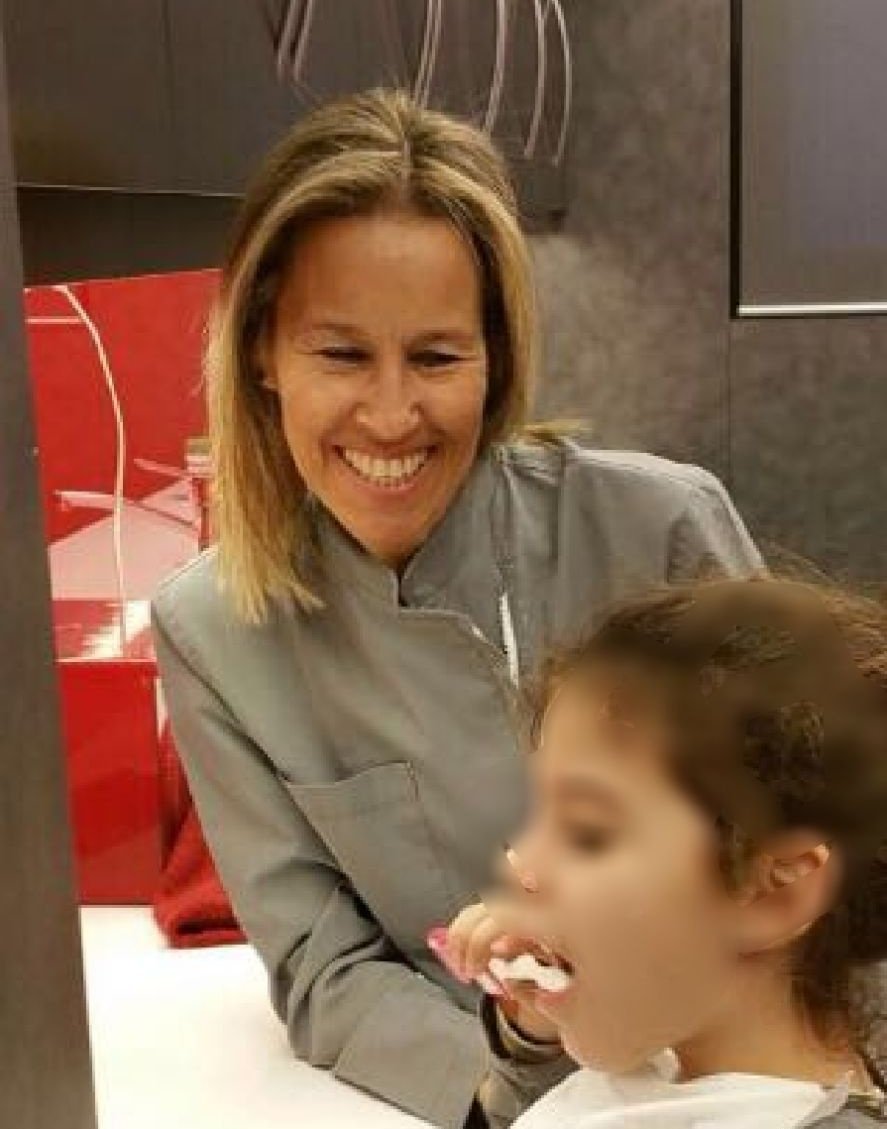 La Dra. <a href="/puigrefagut/">Montse Puigrefagut</a>  aporta una gran experiencia , profesionalidad y concienciacion social a nuestra candidatura.
VOTA #UnCOECfort