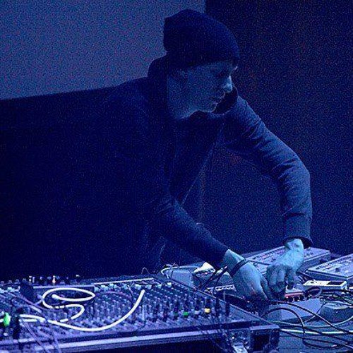 ArnoSkipars's tweet photo. TM404 - 2013 - Live at CTM Festival https://t.co/Zz5eVYYqeS @tilliander @CTMFestival https://t.co/8KTaJzhBdP