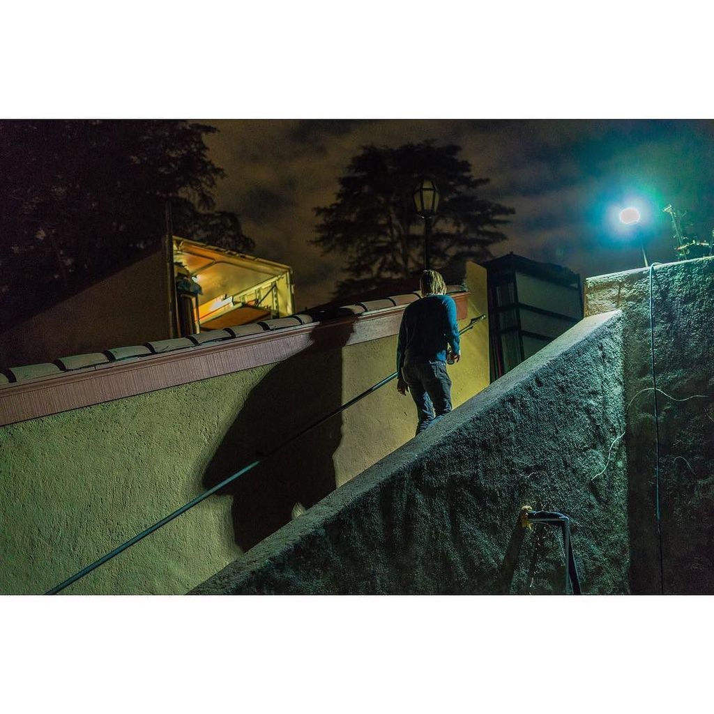 VONJAKO's tweet photo. “Upstairs” photo by @vonjako #walkingup #people #shadow #silhouette #setlife🎥 #paramoreestate #streetphotography #natgeo #thephotosociety #cinema #filmmaking #documentary #details #leicaitalia #photojournalism #walking #doorentrance #nightphoto #up #steps #shade https://t.co/fWSu63h4XG