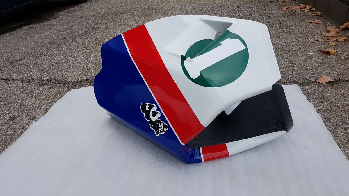 CHOLLOMOTO's tweet photo. Pintura y rotulación Moto 2000.
#pinturademotos #motos #motogp https://t.co/jI815ZmA5q