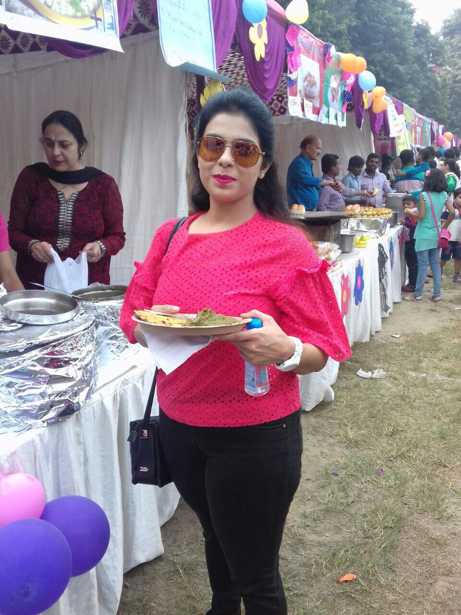 induspridenmws's tweet photo. Children’s Day, we have sponsored 200ml natural mineral water in Francis School, #Lucknow, #India. We have promoted our #brand and told each and every buyer about mineral water.
 #MineralwaterforHealth #HealthyLife #Naturalmineralwater #BestWaterBottle #BestMineralwater https://t.co/zTQDp7YUW3