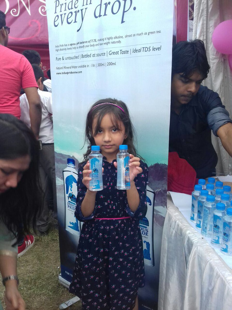 induspridenmws's tweet photo. Children’s Day, we have sponsored 200ml natural mineral water in Francis School, #Lucknow, #India. We have promoted our #brand and told each and every buyer about mineral water.
 #MineralwaterforHealth #HealthyLife #Naturalmineralwater #BestWaterBottle #BestMineralwater https://t.co/zTQDp7YUW3