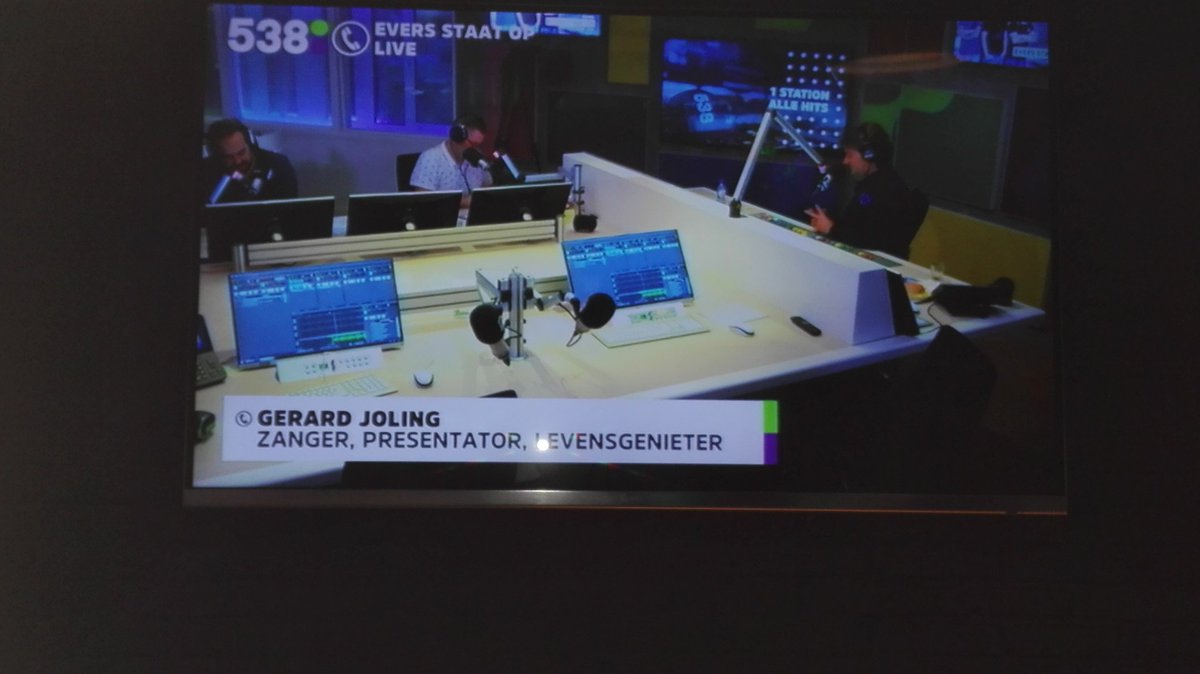 SaskiaOuden's tweet image. Wat mooi, vandaag met @team. NL bij radio @538  te gast. Hier is mijn verhaal begonnen met het spelletje; hier met je rekening. Won mijn blade, werd #triatleet bij @ParatriathlonNL @Lopen_is_leuk  @loopmaatjes @Prolathic