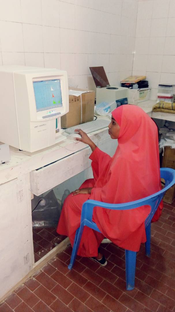 UNFPA_SOMALIA's tweet photo. Proud of midwifery students in Dhusamareb School in their final clinical placements who we've been supporting with funding from @MofaJapan_en https://t.co/jDvXnep8k9