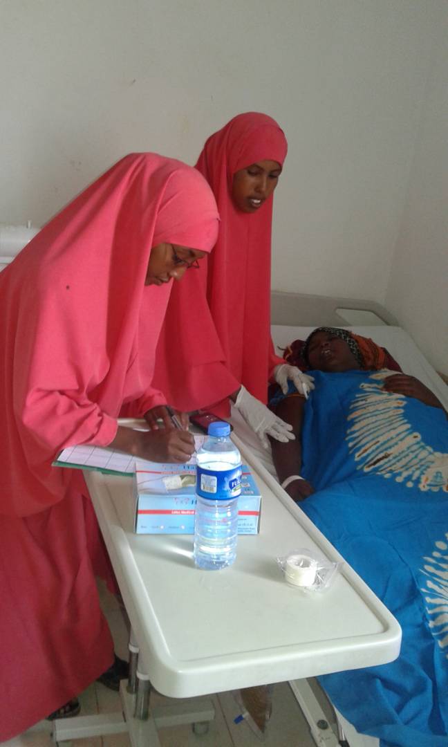 UNFPA_SOMALIA's tweet photo. Proud of midwifery students in Dhusamareb School in their final clinical placements who we've been supporting with funding from @MofaJapan_en https://t.co/jDvXnep8k9