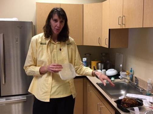 Aboutzz_J's tweet photo. THANKSGIVING 101 - Knowing the kitchen basics can -https://t.co/tfN2MNOYT5 #thanksgiving #101 #Foodnews https://t.co/2n5weL3sP6