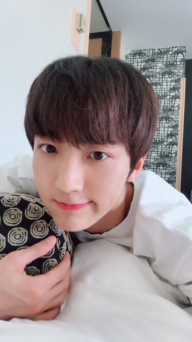 UP10TION's tweet photo. [#선율] 셀카 폭풍업뎃!!!! https://t.co/5daC5lLCYv