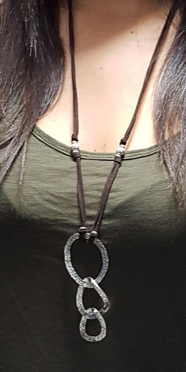 Lolandsilver2's tweet photo. NUEVA COLECCION!! #Boho
Collar de Cuero y Plata Texturizada #HechoaMano
#PlataArtesanal #Silver #Leather #CraftSilver #Handmade https://t.co/KK7hBQGQe4