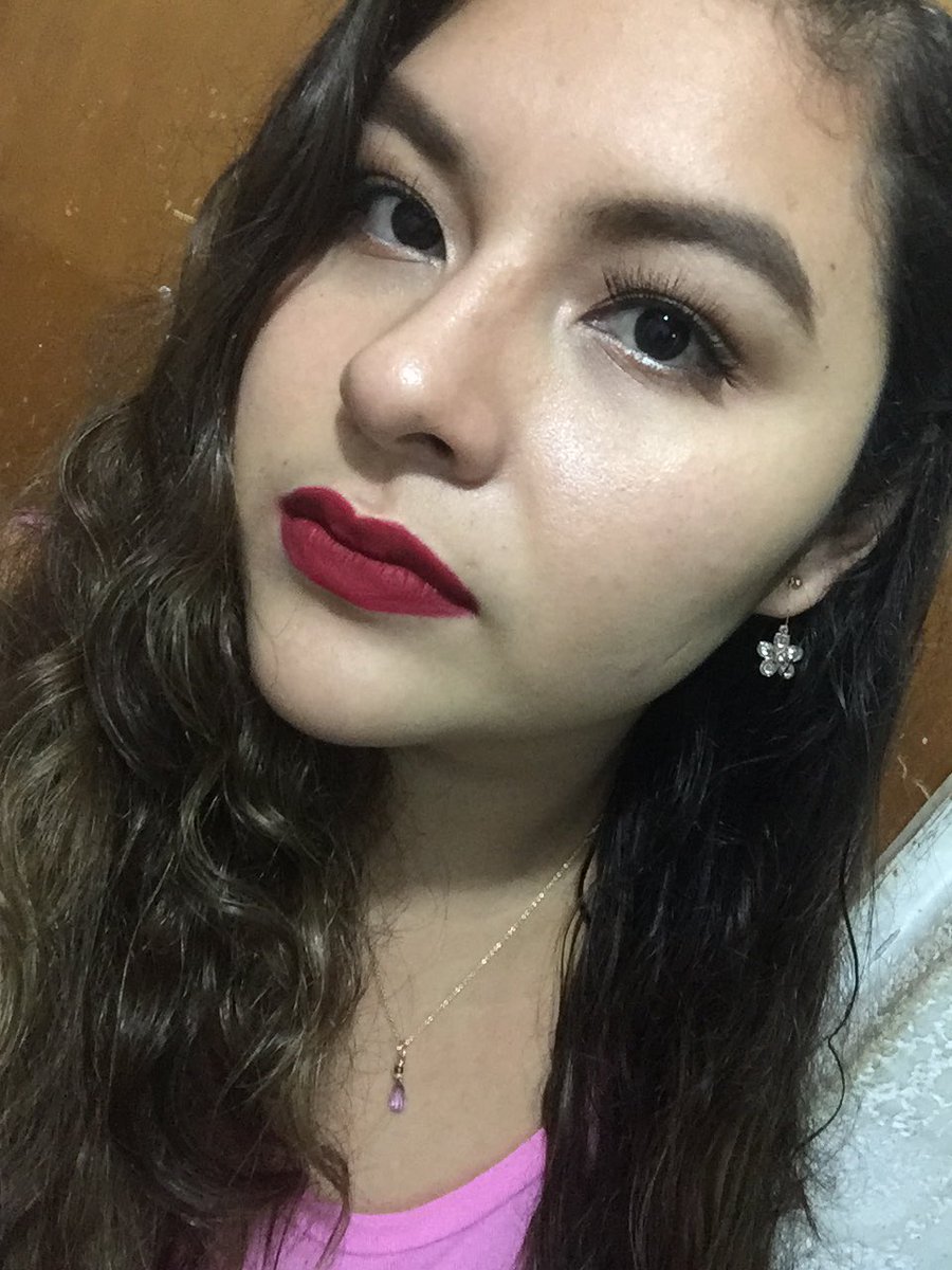 PilySpears's tweet photo. #Makeup look with 
@BenefitBeauty Brows 
@NyxCosmetics shadows 
@MACcosmetics foundation and #retromatte lipstick 
@ArdellBeauty lashes 
@UrbanDecay B6 primer 
@Neutrogena hydro boost gel 
@MAKEUPFOREVERUS hd powder 
#makeupjunkie #beautyblogger #lipstickaddicted #mac #urbandecay https://t.co/iE9ENs9azk